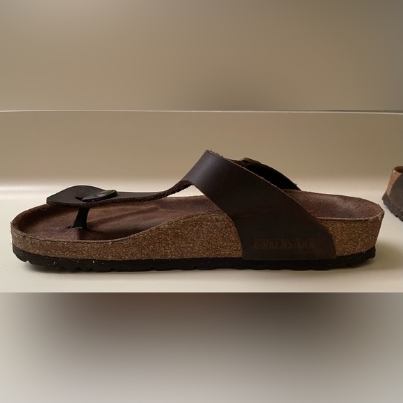 Birkenstock flip flops size 38 (7-7.5) in brown - Picture 5 of 6